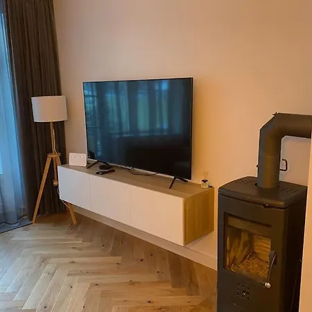 Modern 2-bedroom With Terrace & Free Parking *