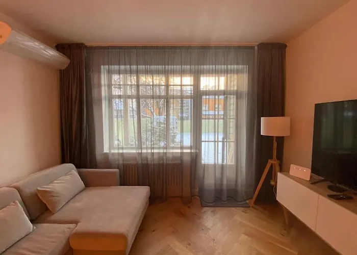 Modern 2-bedroom With Terrace & Free Parking